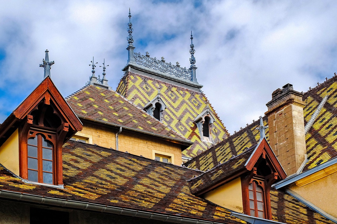 roof, tile, varnished tile, architecture, aloxe, corton, aloxe-corton, bourgogne, france, cote de beaune, burgundy, bourgogne, bourgogne, bourgogne, bourgogne, bourgogne
